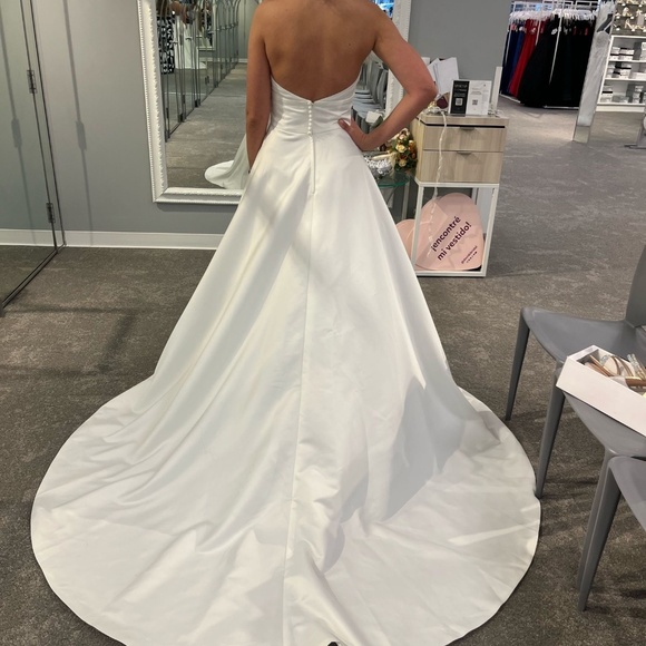 Wedding Dress - Picture 2 of 2